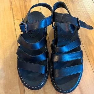 Size 10 chunky leather sandals